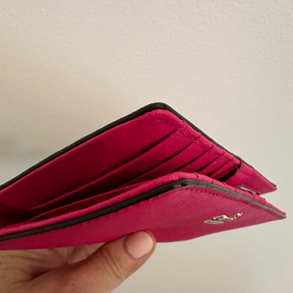 --SOLD--   Kate Spade New York Cameron Street Staci Wallet Hot Pink EUC - Picture 9 of 10